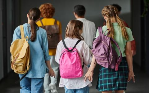 ragazzi a scuola