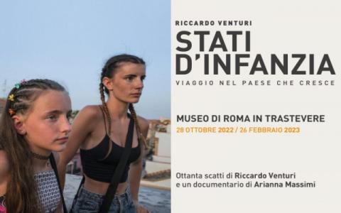 locandina della mostra Stati d’infanzia – Viaggio nel Paese che cresce