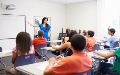 studenti che seguono una lezione
