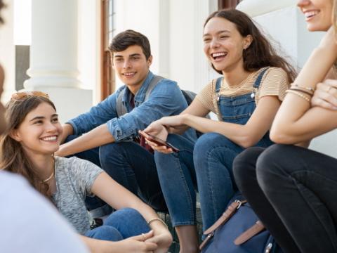 ragazzi a confronto per evocare i temi dell'ascolto e della partecipazione, al centro della nota dell'Autorità Garante per l'infanzia e l'adolescenza inviata ai presidenti delle Camere, al Presidente del Consiglio dei Ministri e ai presidenti dei consigli regionali